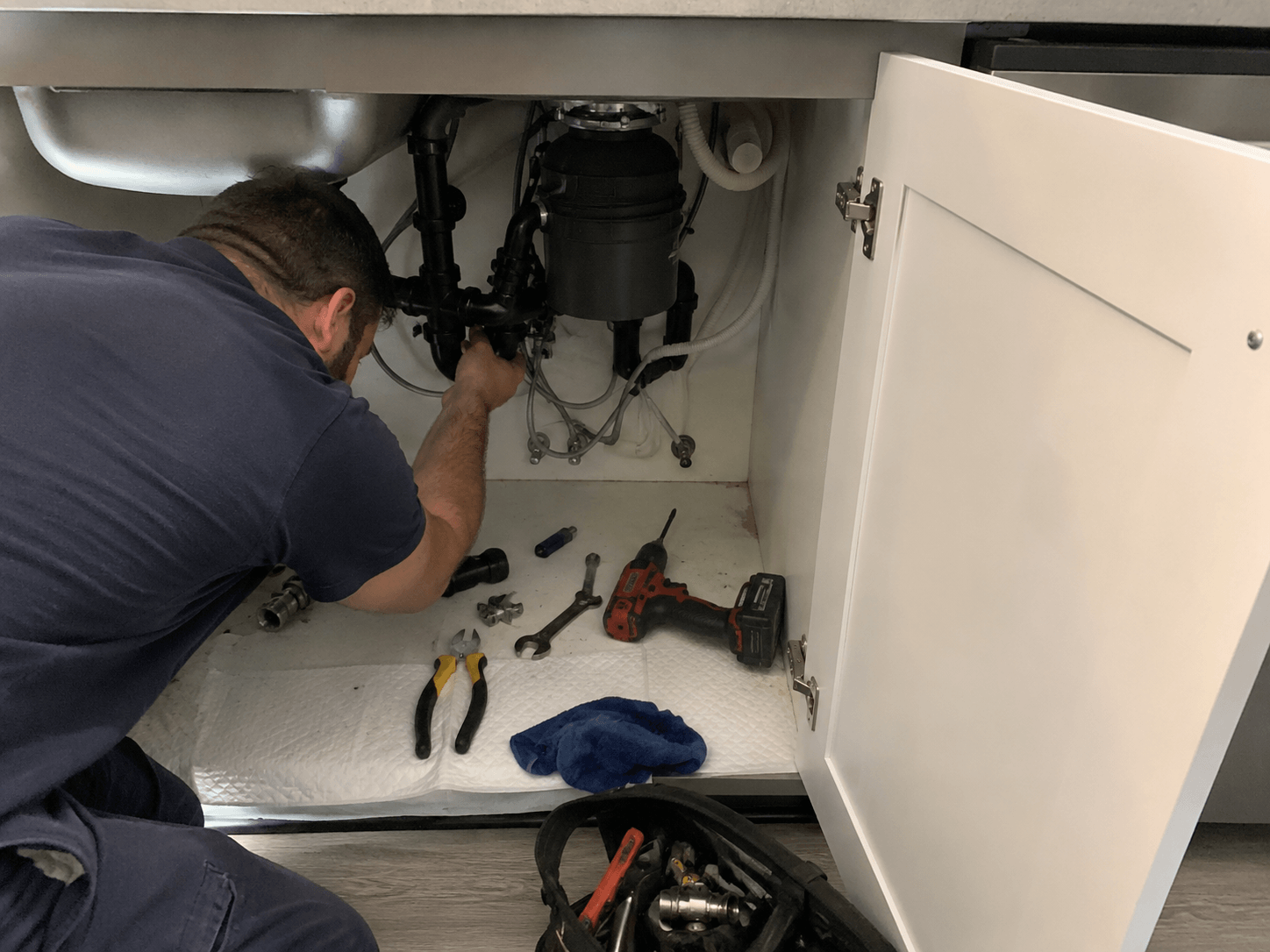 Plumbing services by Walfredo Lopez Contractor