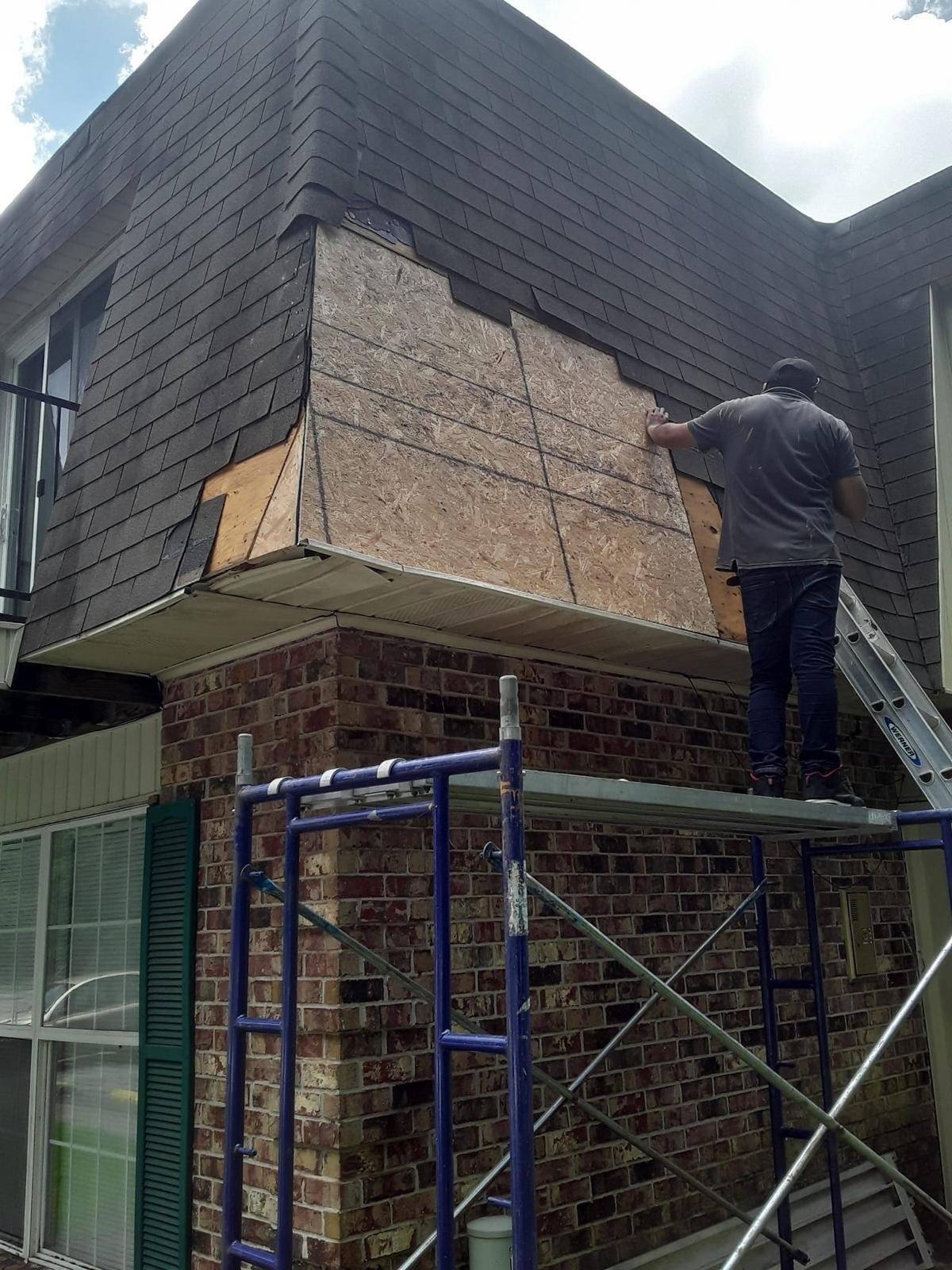 Repair and property improvement by Walfredo Lopez Contractor